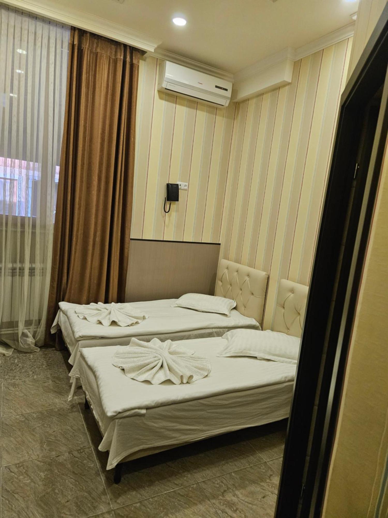 יירבאן Eridana Hotel מראה חיצוני תמונה