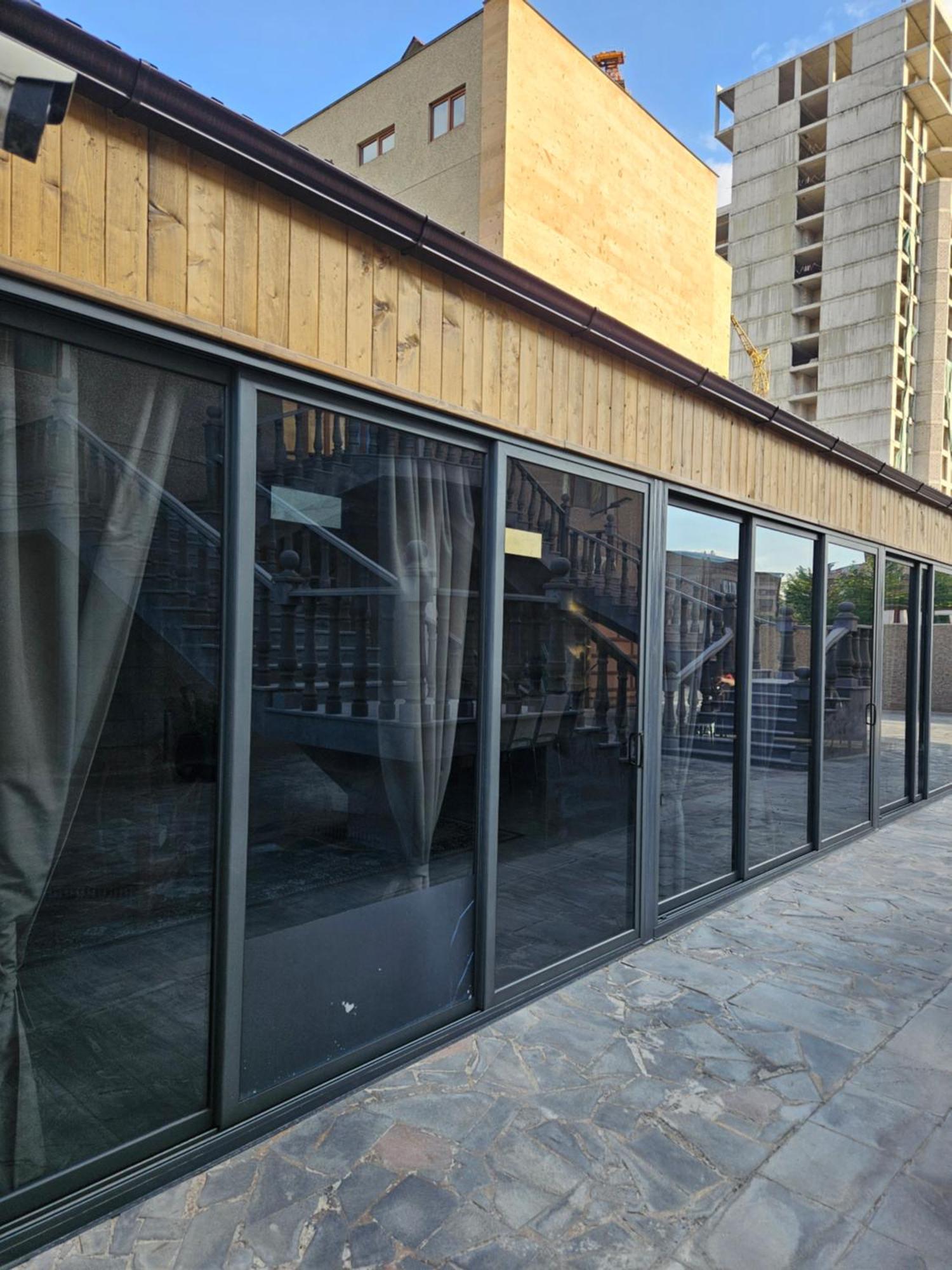 יירבאן Eridana Hotel מראה חיצוני תמונה