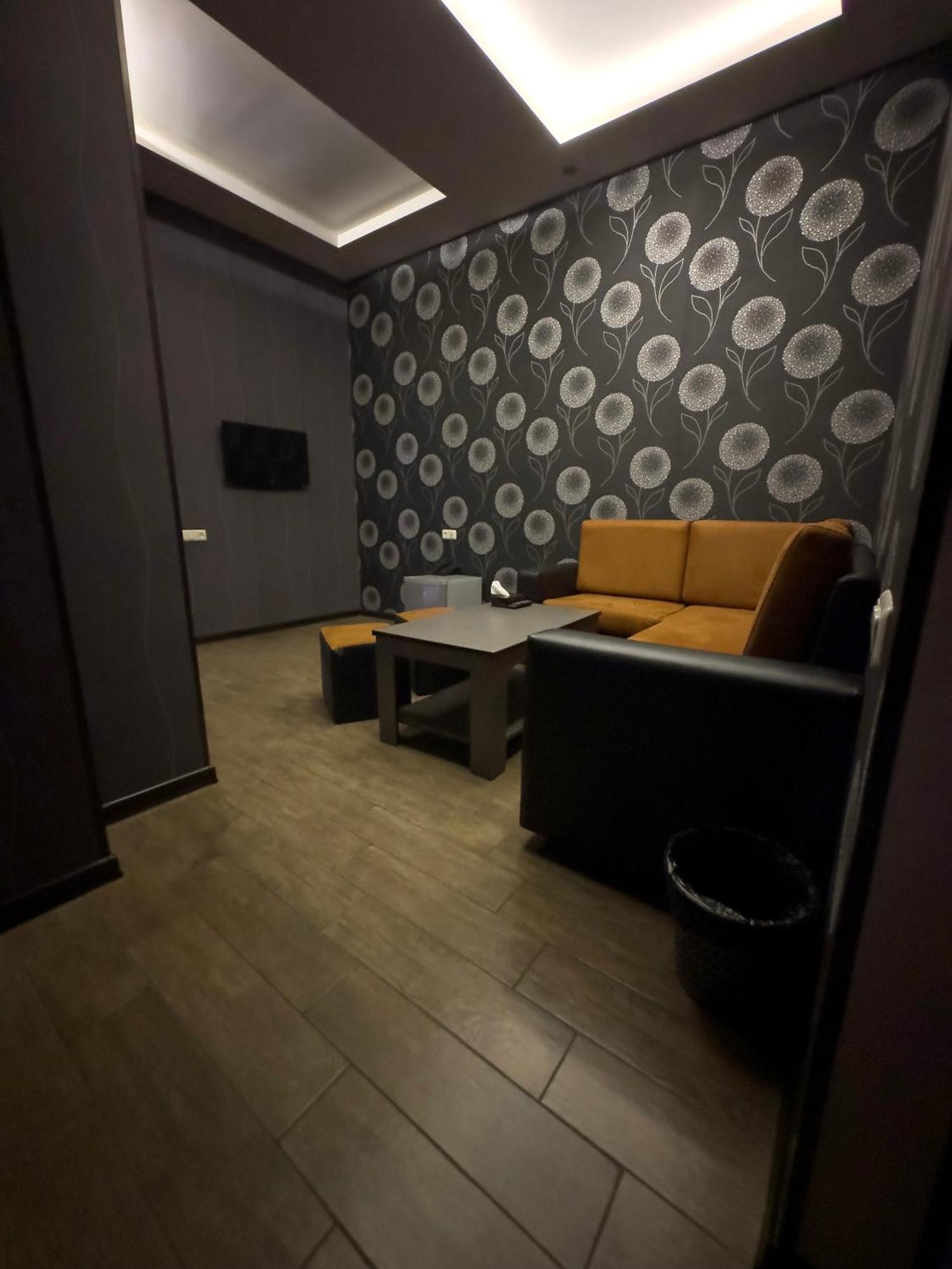 יירבאן Eridana Hotel מראה חיצוני תמונה