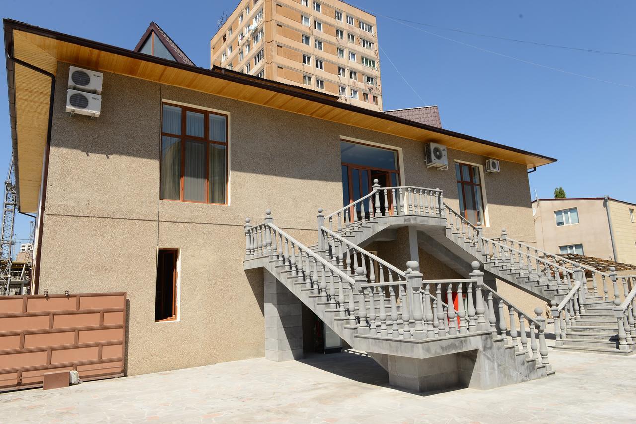 יירבאן Eridana Hotel מראה חיצוני תמונה
