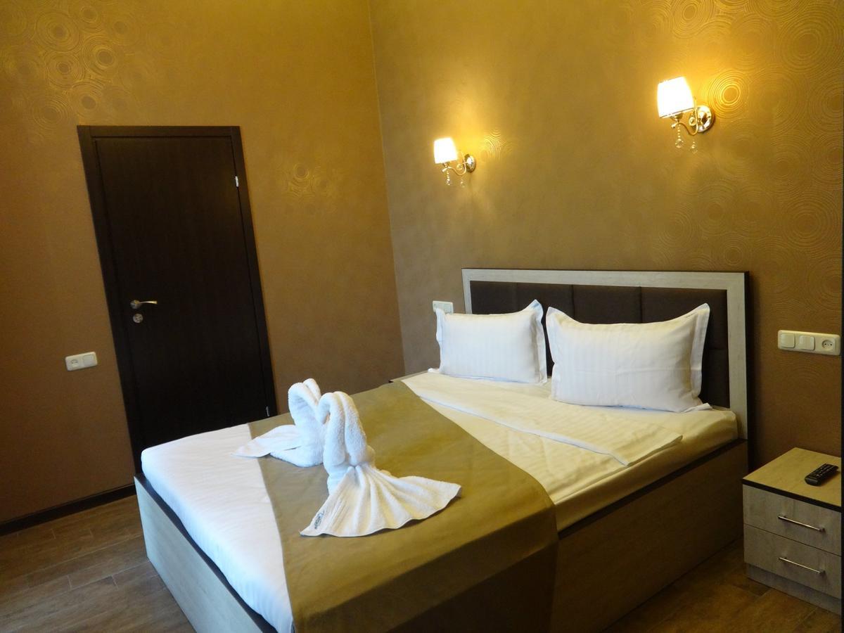 יירבאן Eridana Hotel מראה חיצוני תמונה