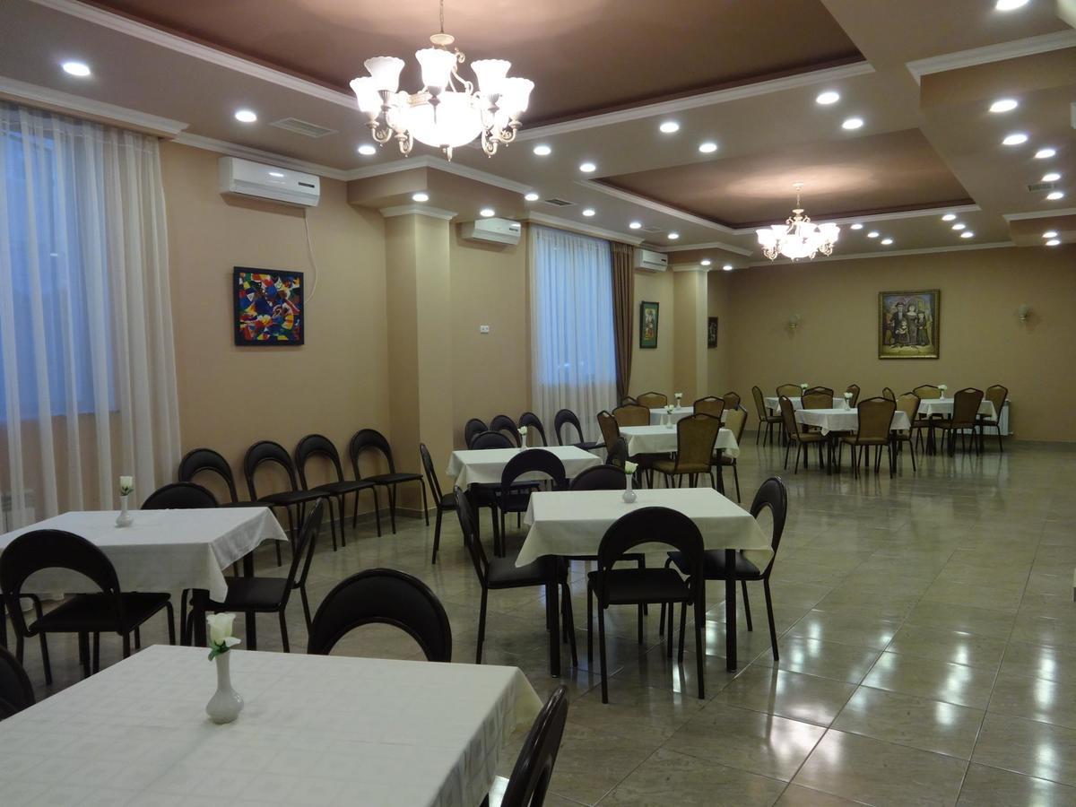 יירבאן Eridana Hotel מראה חיצוני תמונה