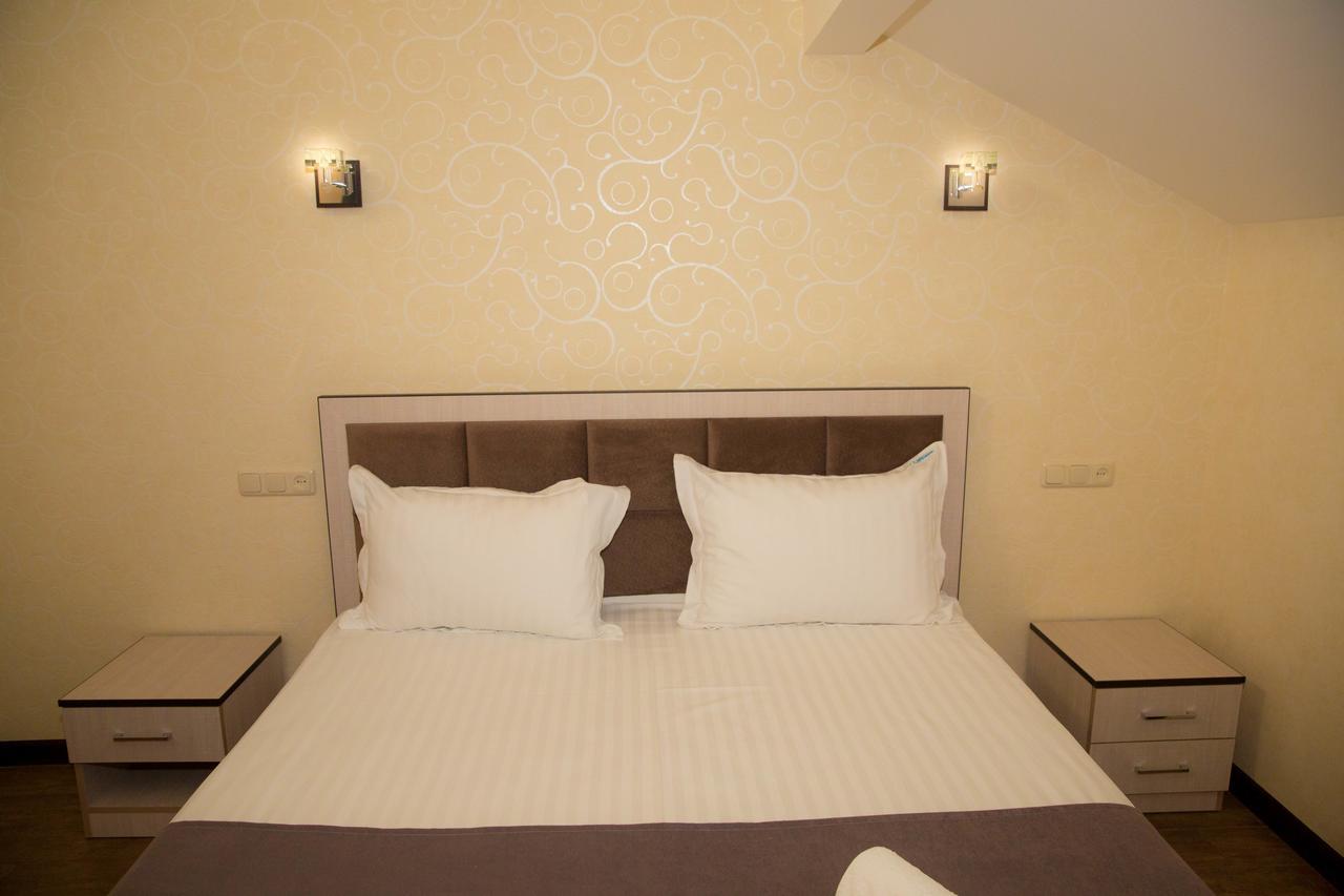 יירבאן Eridana Hotel מראה חיצוני תמונה