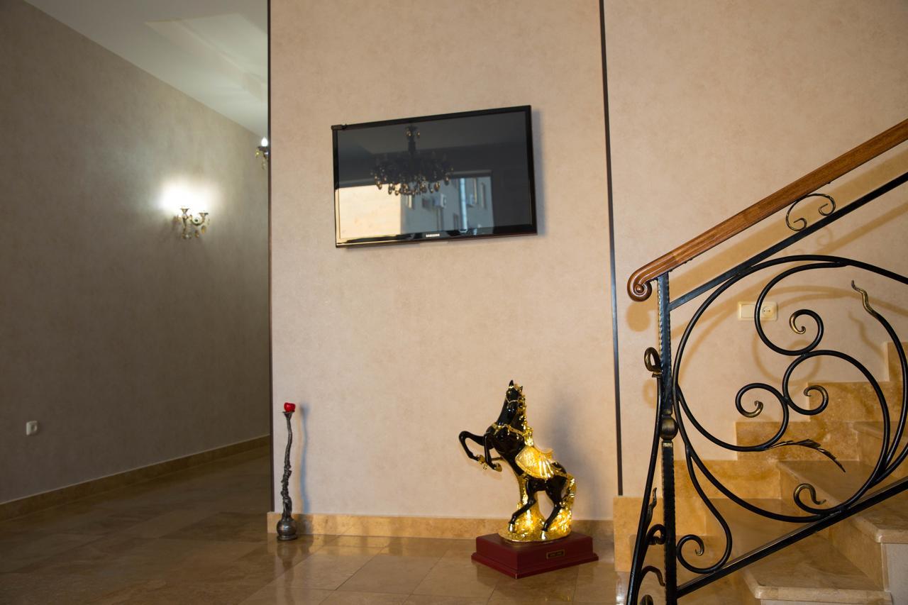 יירבאן Eridana Hotel מראה חיצוני תמונה