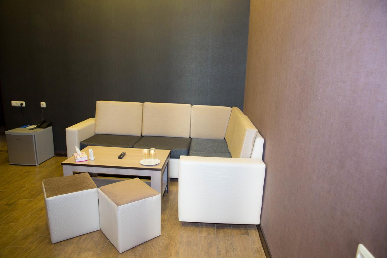 יירבאן Eridana Hotel מראה חיצוני תמונה