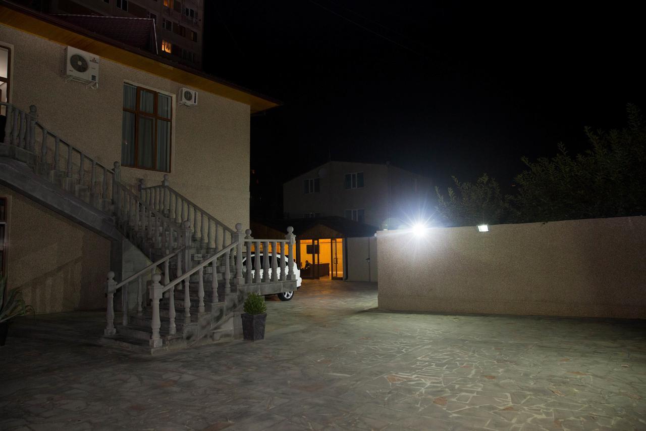 יירבאן Eridana Hotel מראה חיצוני תמונה