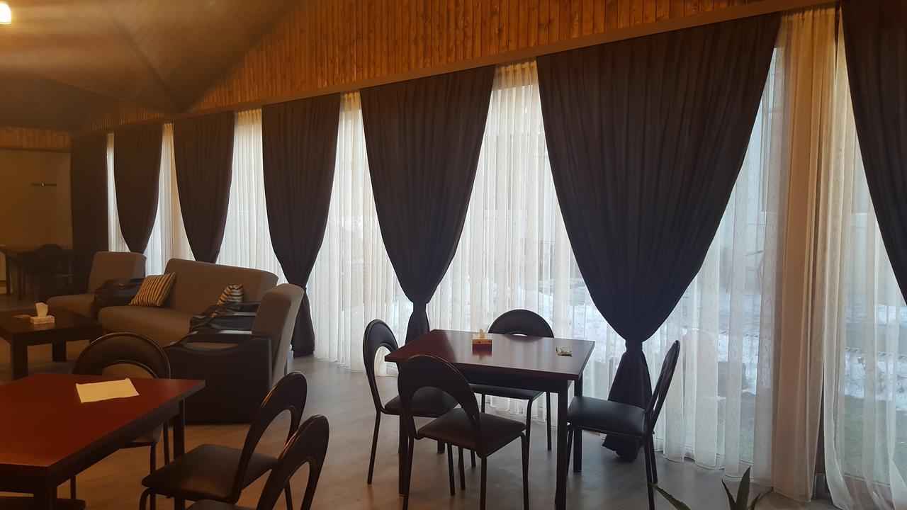 יירבאן Eridana Hotel מראה חיצוני תמונה